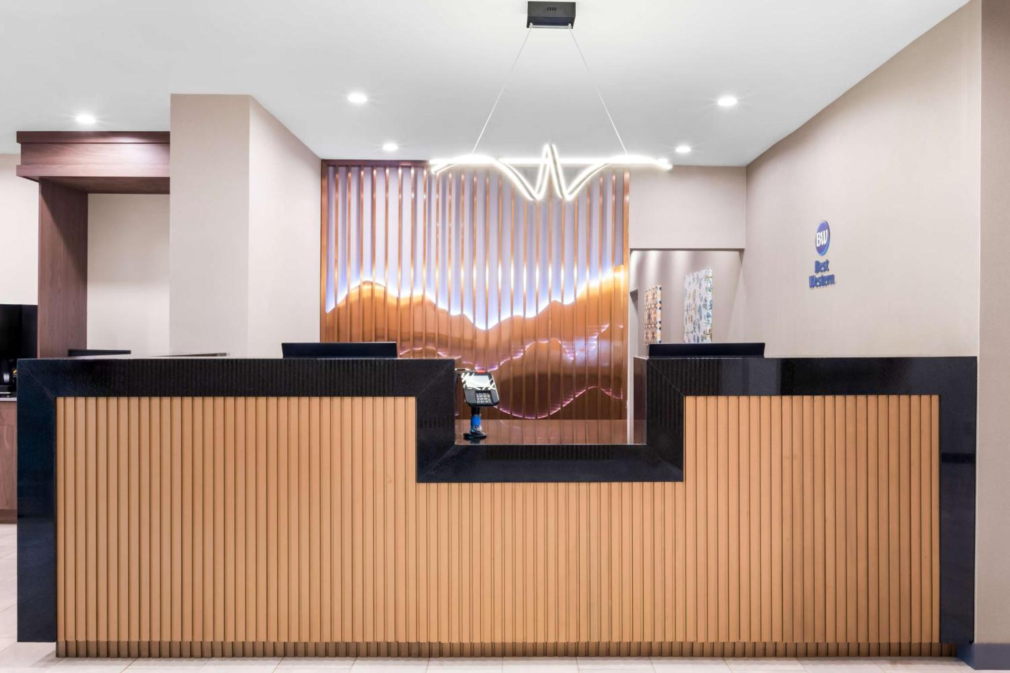Best Western Niantic - New London, Mystic Area Eksteriør billede